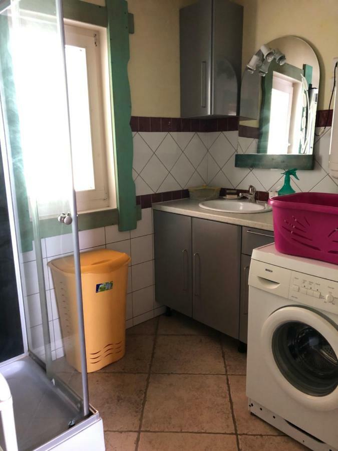 Gite Au Soleil Euzet Exteriör bild